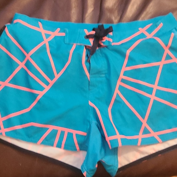 Reebok shorts - Picture 1 of 3